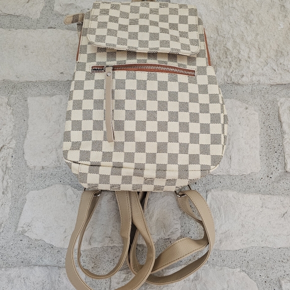 New Backpack - Picture 1 of 6